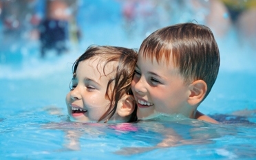 Rückenschwimmen für 2-3-jährige Kleinkinder